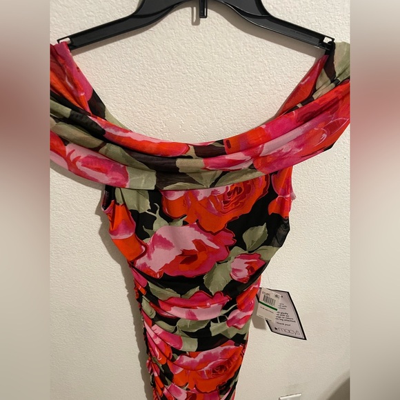 Floral Off-Shoulder Dress - Picture 6 of 9